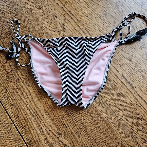 Xhilaration Chevron Stripe Bikini Bottoms Pink Tan Black Juniors M Scoop Tie - Picture 1 of 7